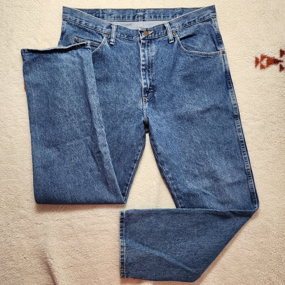 Wrangler 36x30 Medium Wash Regular Fit Straight Leg Denim Blue Jeans Western
